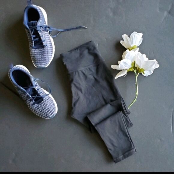 Athleta Black Leggings - Picture 1 of 8